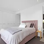 2 Bedroom Apartment In Darlinghurst