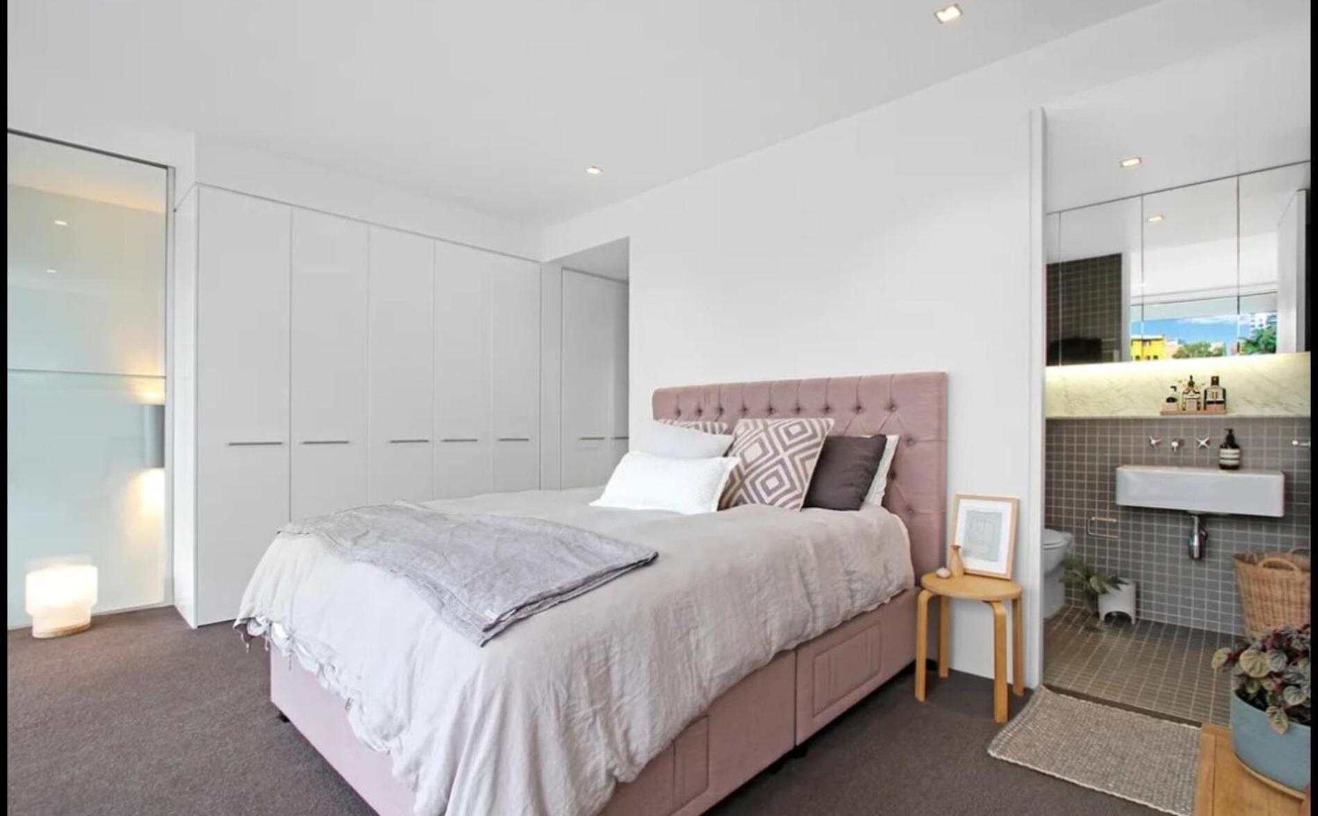 2 Bedroom In Darlinghurst Apartment *